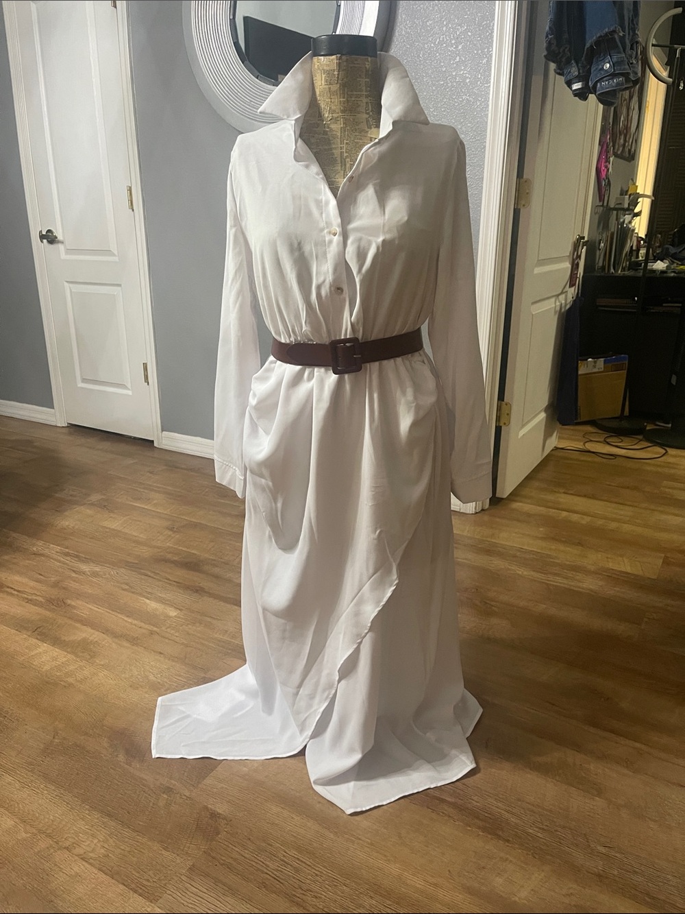 White light weight Long Sleeve Dress with Belt - size L